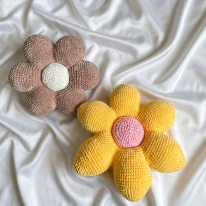 Aesthetic Daisy Pillow Crochet Pattern