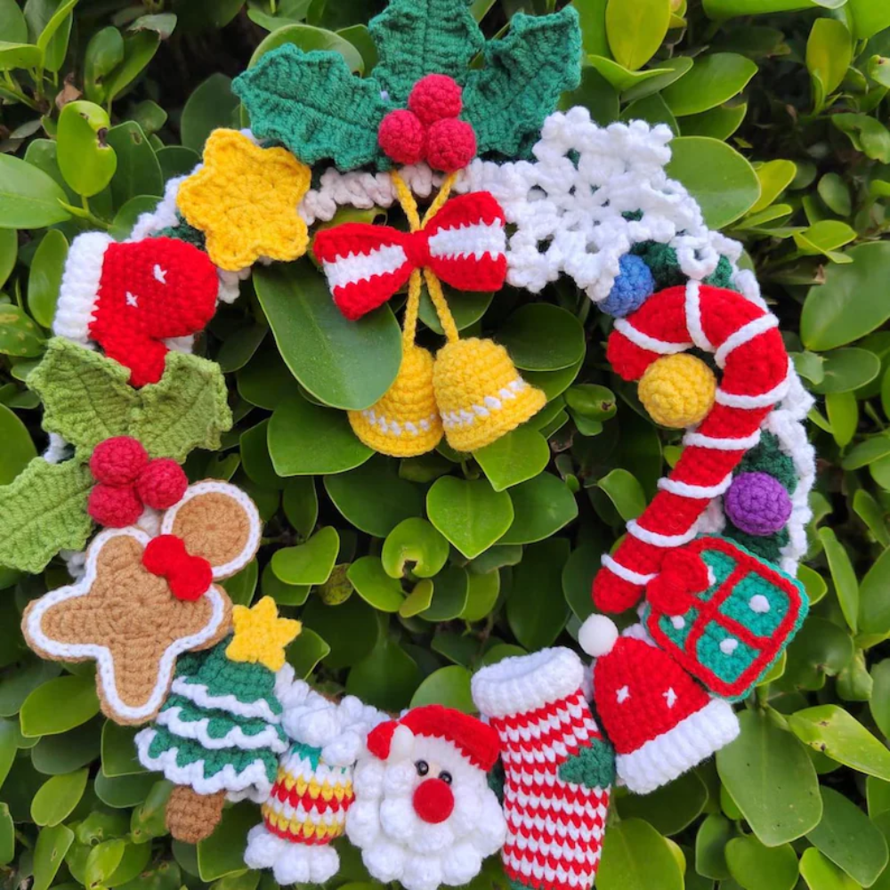 Festive Holiday Wreath Crochet Pattern